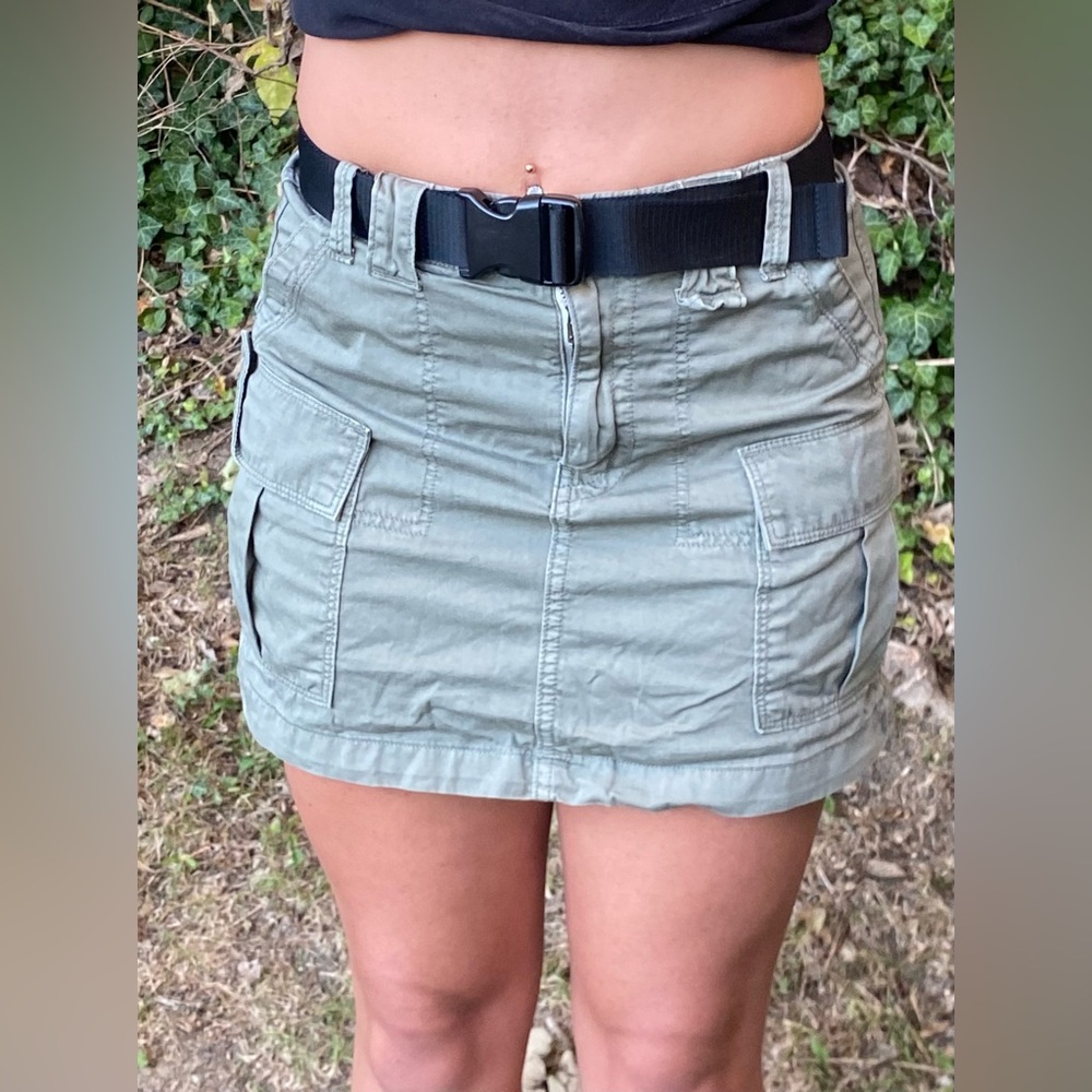 American Eagle Olive Green Belted Cargo Mini Skirt Size 0 EUC